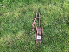 Quantity Trailer towing eyes and drawbars