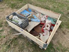 Quantity miscellaneous plough spares