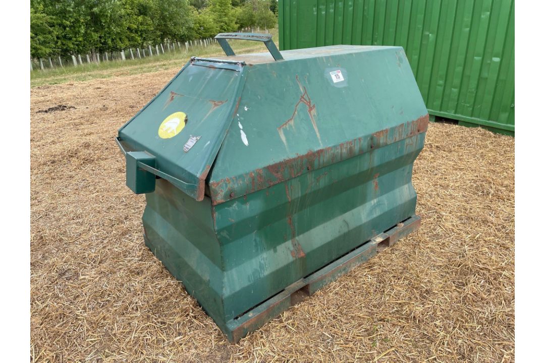 990l Merrick Loggin diesel bunded tank with 12v pump and pallet tine attachments - Image 1 of 4