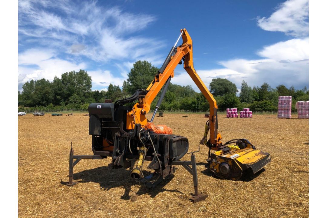 2003 Noremat Tonica hedge cutter with Bomford Pro-Cut 1.3m flail head. Serial No: 9021602. N.B: Manu - Image 1 of 10