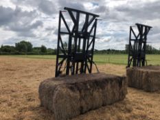 2011 MX Manubal bale grab with Q-fit attachments, hydraulic operated. Model No: V7000. Serial No: 20