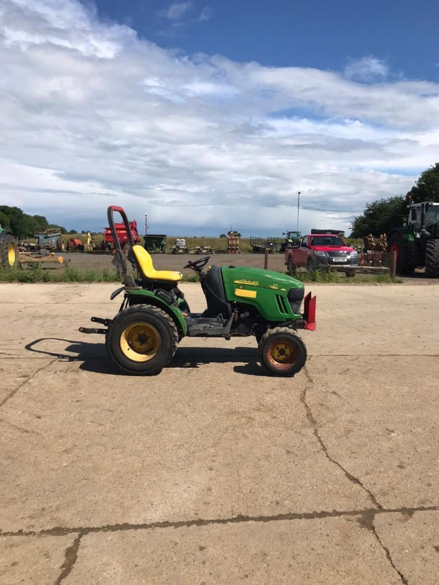 John Deere 2320 Compact Tractor - Image 2 of 5