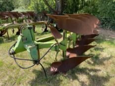 Dowdeswell DP8B 4f (3+1) reversible plough with 12