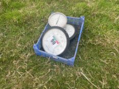 Quantity foundary scales. No VAT