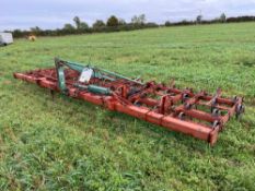 Kverneland spring tine cultivator, hydraulic folding, 6m