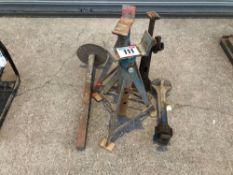 Quantity axle stands