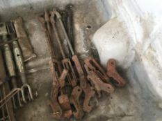 Quantity. dual wheel clamps