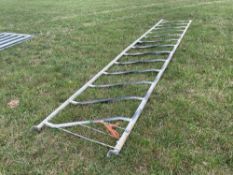 19' diagonal feed barrier