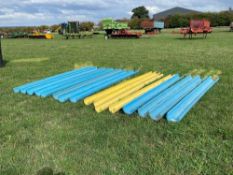 Quantity of plastic half pipes