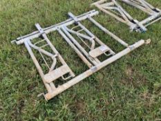 Self locking yoke 1.2m cattle barrier