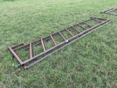 2No. diagonal feed fence