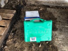 Niaema air powered staple gun