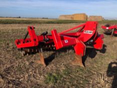 Spaldings 3 leg flatlift with rear tooth packer, linkage mounted