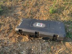 Demolition hammer with chisels, single phase