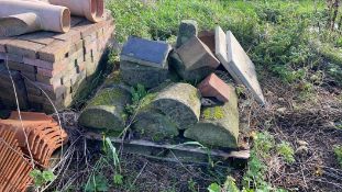 Qty of Misc building materials inc bricks, pantiles and coping stones