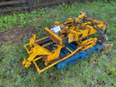 Sanderson 6/20 2t bolt on hydraulic driven forklift. Serial No: R10670173