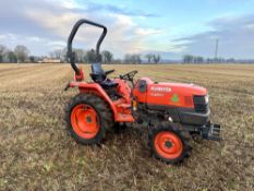 Kubota L3200 4Wd Compact Tractor - AU13 CYC - 2013 - 3 point linkage, PTO, approx. 380 hours.