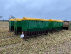 6 x 1 ½ tonne adlib feeders