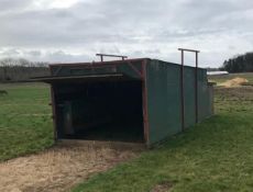 6 x Outdoor weaner kennels,