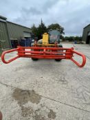 Browns Universal bale grab. Handles up to 8ft bales, very little use.