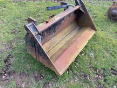 4in1 bucket. Stored near Goring Heath, Reading. No VAT on this lot.