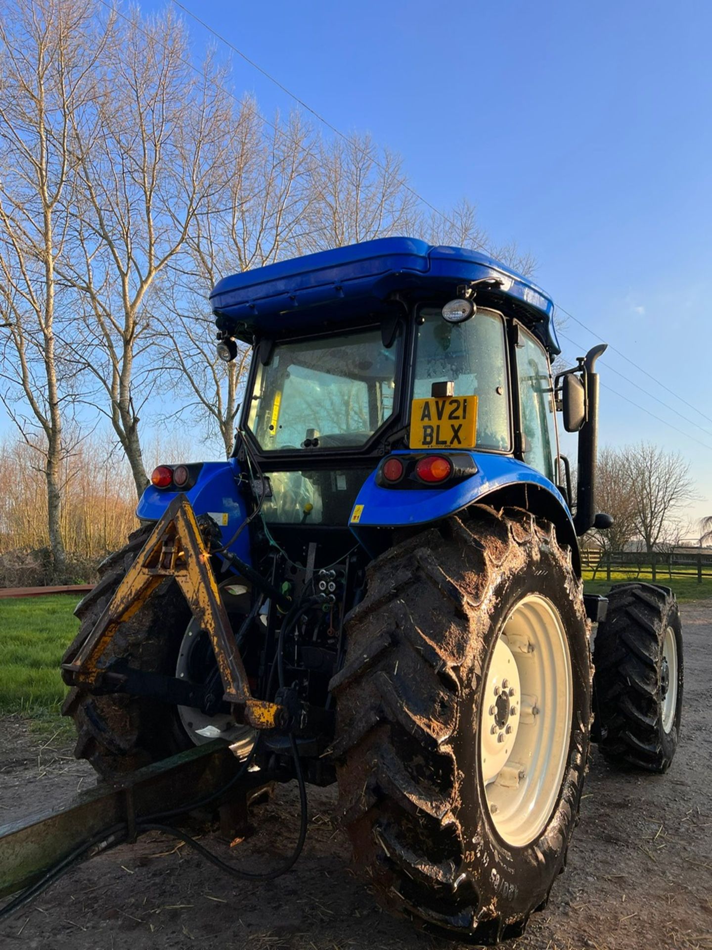 2021 New Holland TD5.85 Tractor, approx., 400 hours, Reg No. - Image 7 of 10