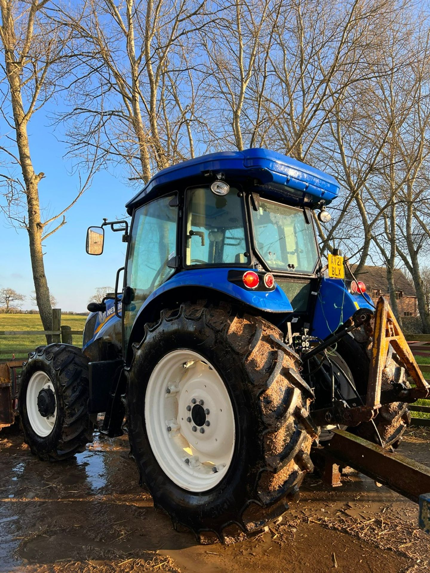 2021 New Holland TD5.85 Tractor, approx., 400 hours, Reg No. - Image 6 of 10