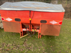 Kuhn spinner. Stored near Goring Heath, Reading. No VAT on this lot.
