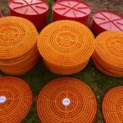 20 x red and yellow drinker stands