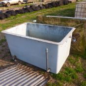 1 x fibreglass water tank,