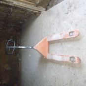 Hand pallet truck