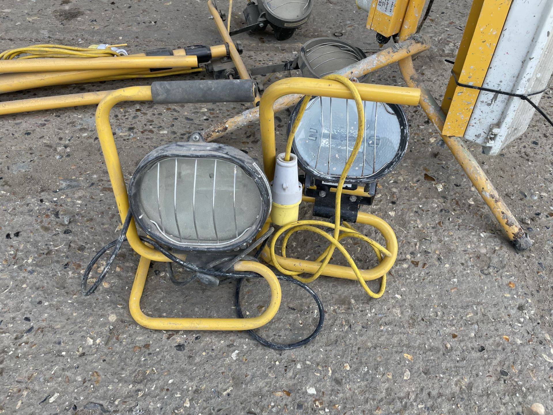 Quantity of Floodlights and Striplight - Image 3 of 4