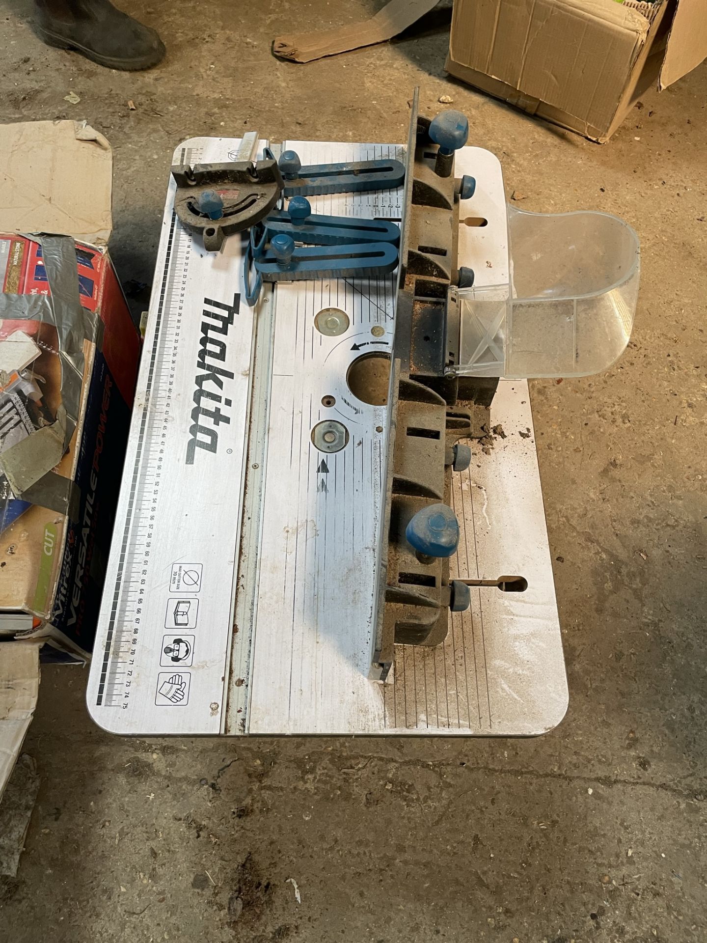 Makita Router Table - Image 3 of 3