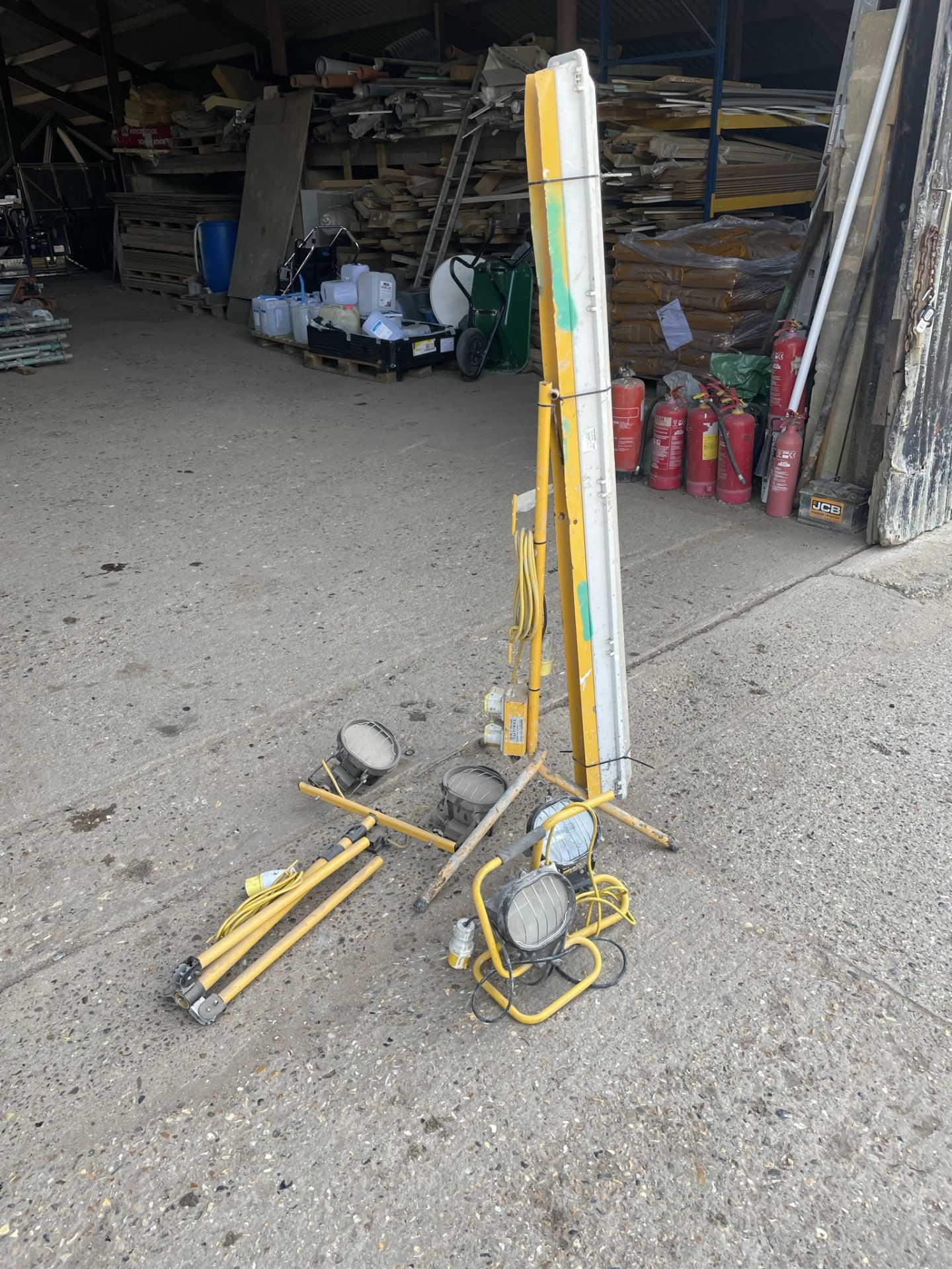 Quantity of Floodlights and Striplight