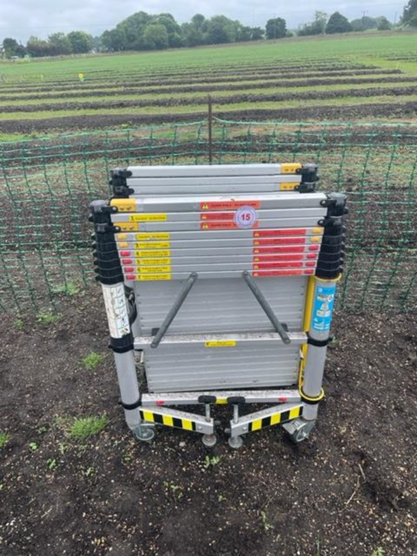 Linia Fold Up Work Platform