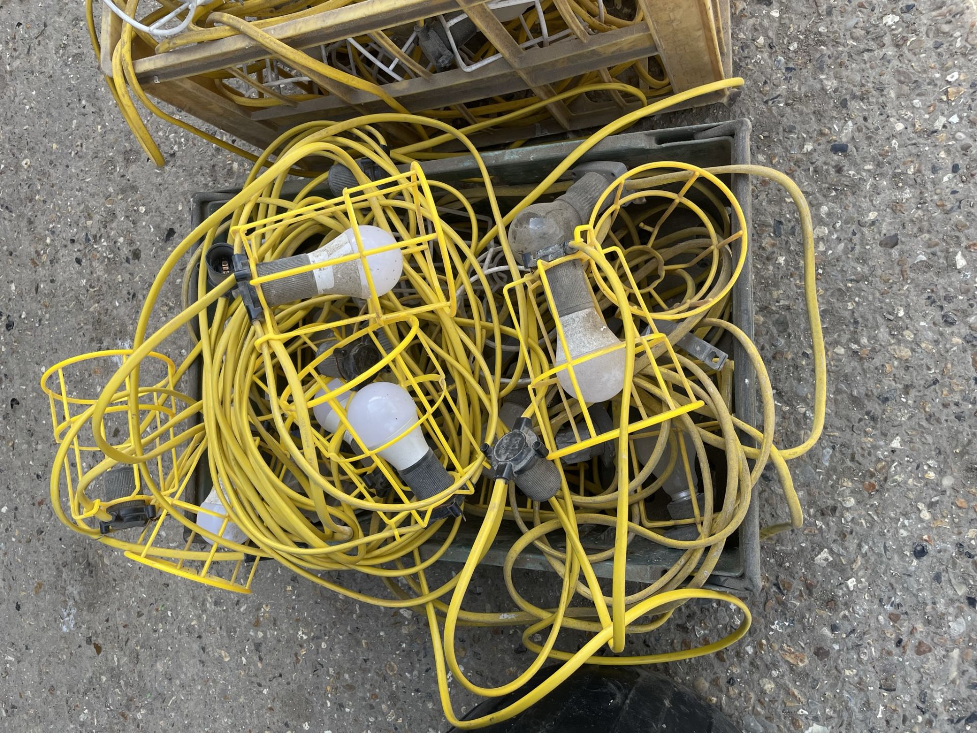 Quantity of Cable and Lightbulbs - Image 3 of 4