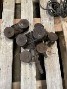 Quantity of rollers for sliding doors