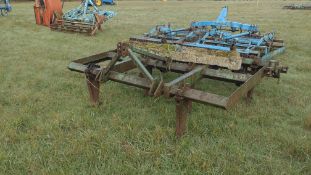 Chisel plough cultivator