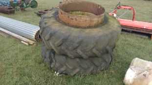 Dual wheels to fit John Deere 6900