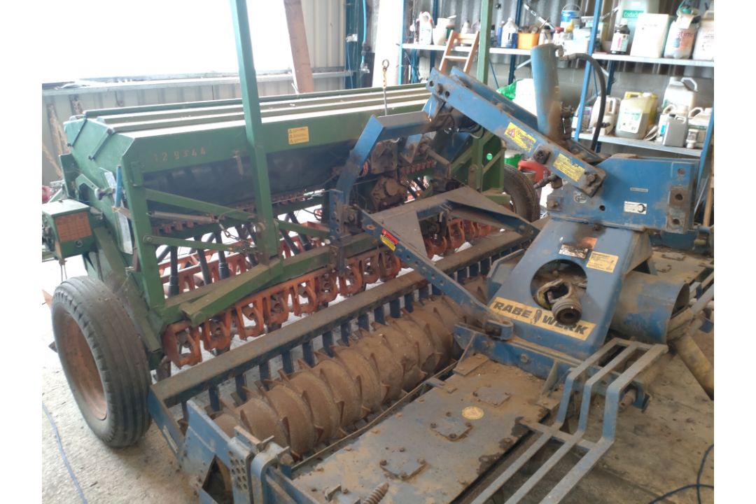 Amazone D8/30E 3m Seed Drill s/n 129344 c/w Rabe MKE 300 power harrow s/n 1818616. - Image 2 of 3