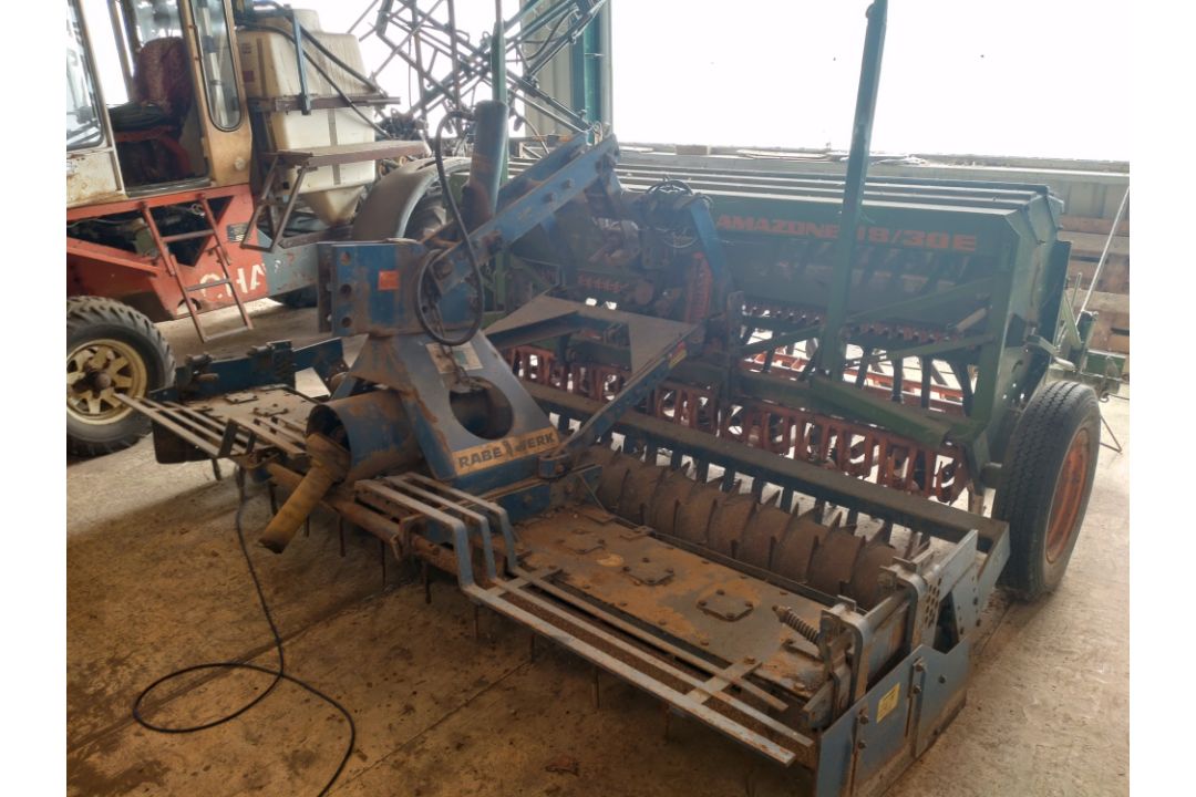 Amazone D8/30E 3m Seed Drill s/n 129344 c/w Rabe MKE 300 power harrow s/n 1818616. - Image 1 of 3