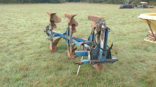 Lemken 3 Furrow Reversible Plough s/n HY75AEL c/w spare plough metal. No VAT on this lot.