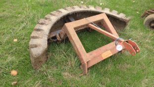 Moulton yard scraper