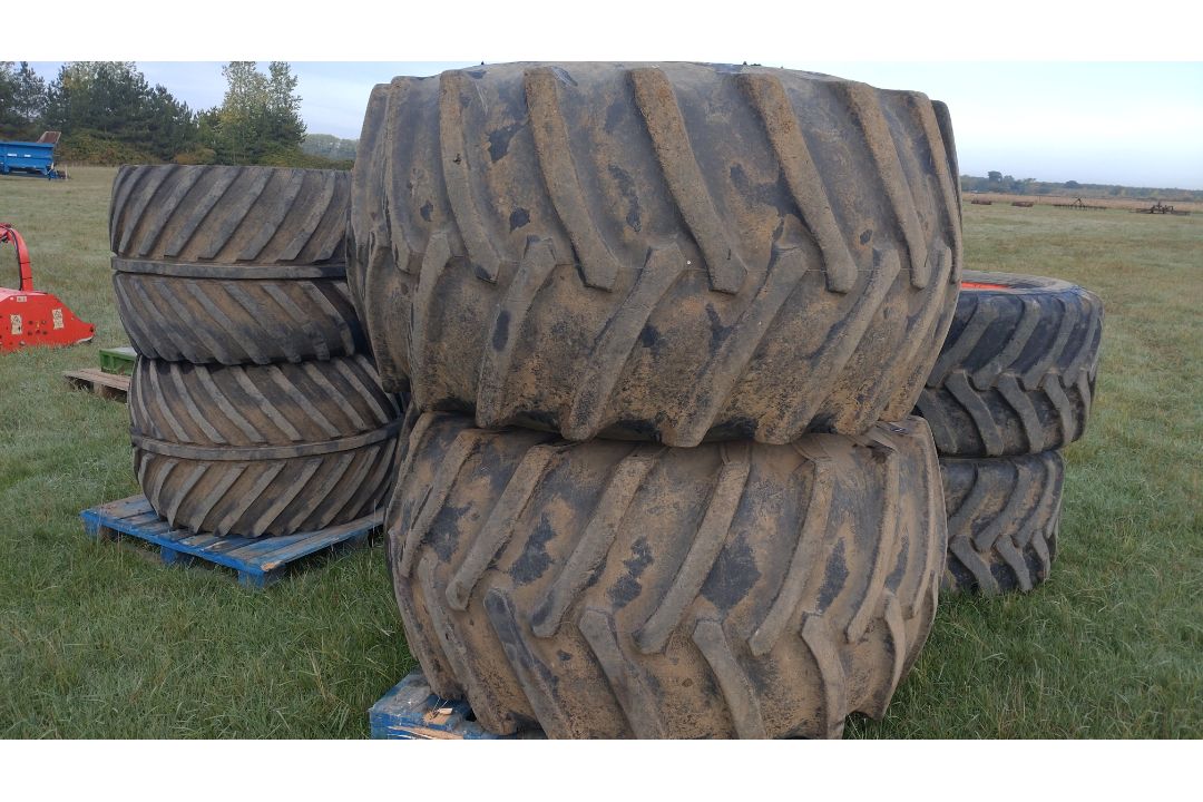 2 x Terra tyres 67 x 34.