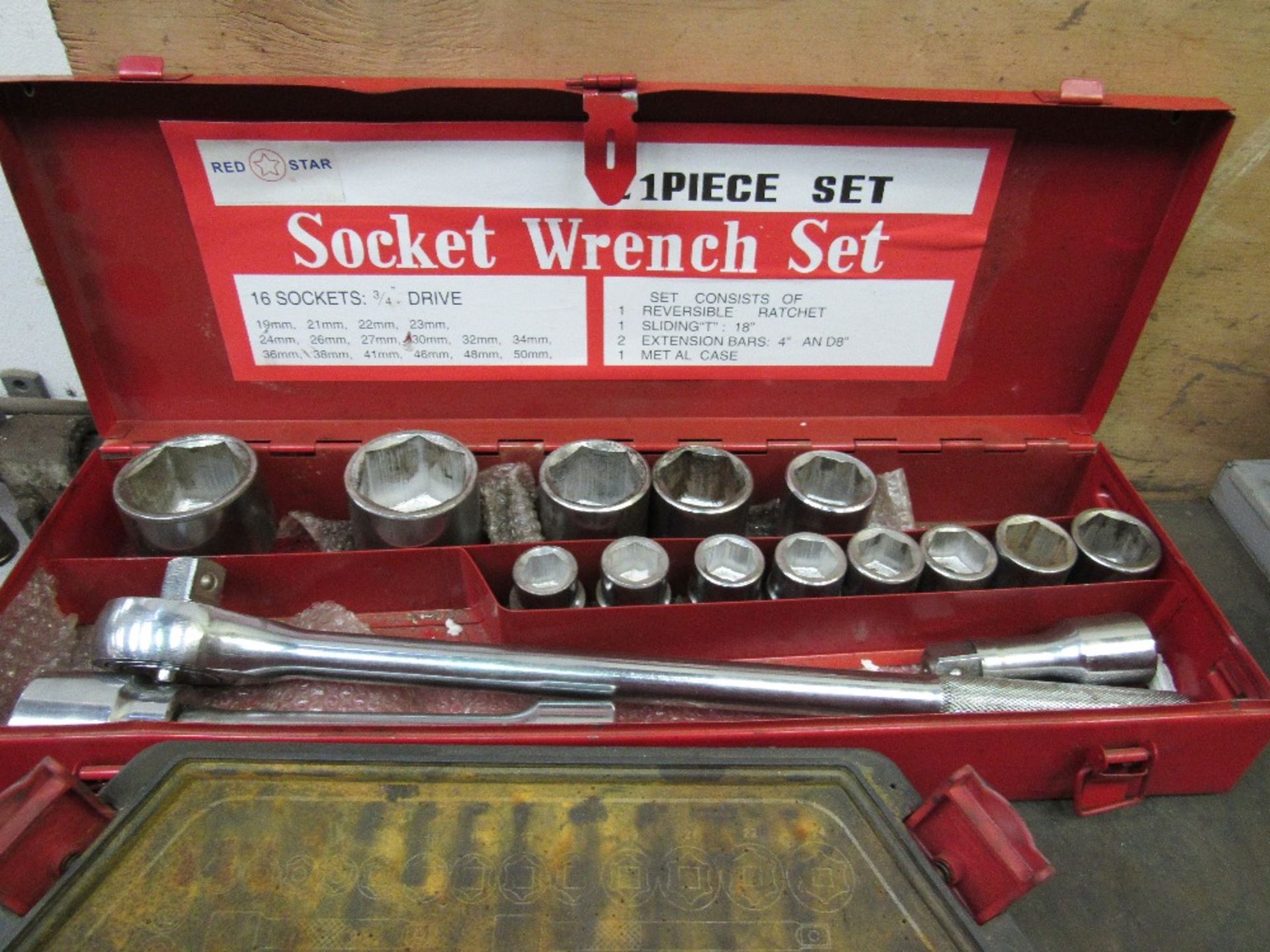 3/8 drive socket part set, - Image 3 of 3
