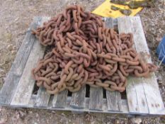 Pallet of heavy duty chains