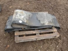 Quantity of rubber matting