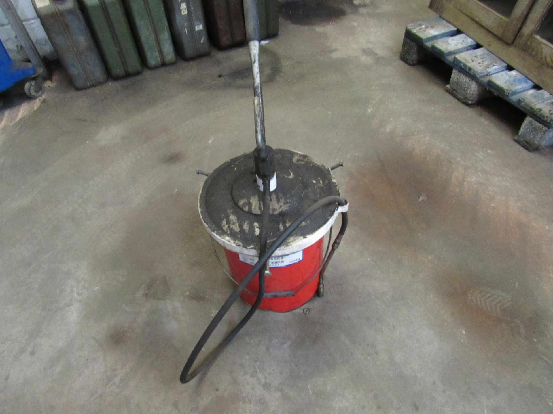 Grease pail