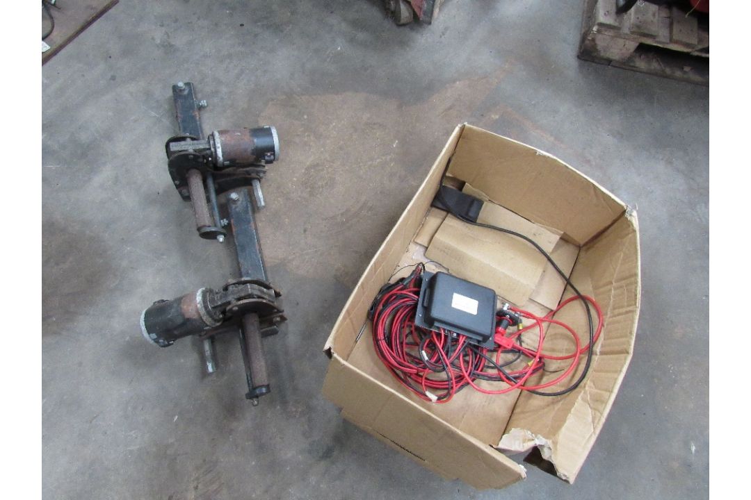 Caravan motor movers, - Image 2 of 4