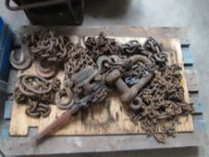 Pallet of chains
